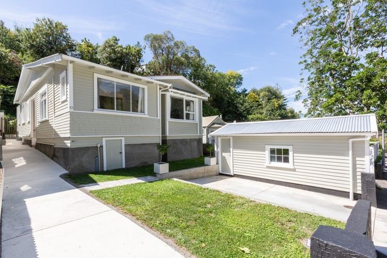 Photo of property in 57 Milton Road, Bluff Hill, Napier, 4110