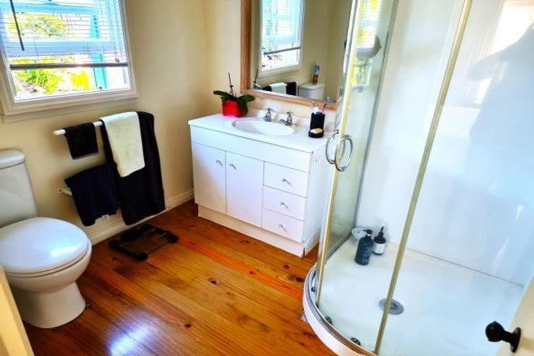 Photo of property in 56 Riverside Road, Orewa, 0931