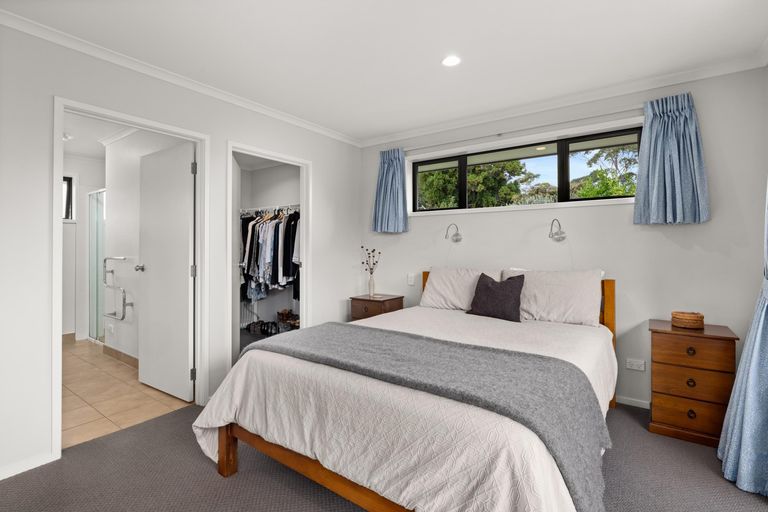 Photo of property in 71 Riddell Road, Kerikeri, 0230