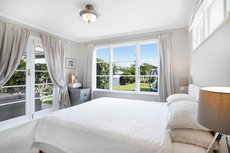 Photo of property in 17 Sackville Street, Martinborough, 5711