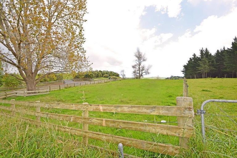 Photo of property in 1436 Oneriri Road, Kaiwaka, 0573