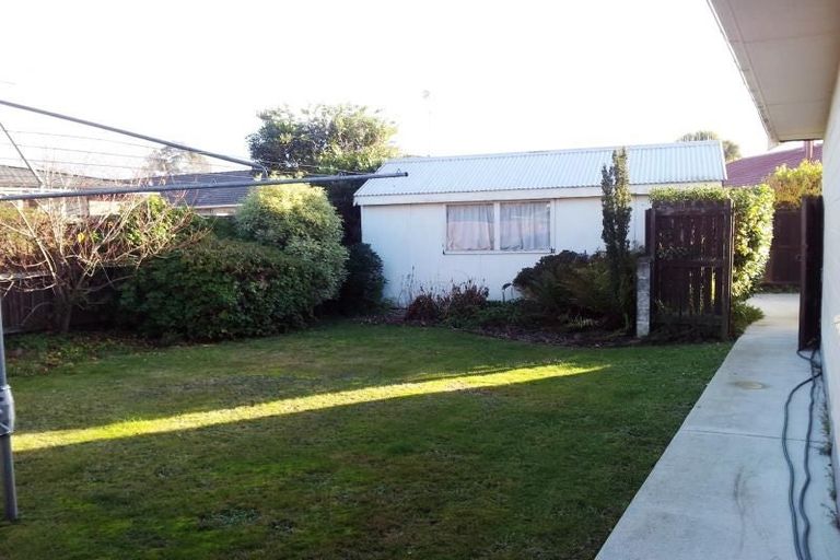 Photo of property in 2/11a Abbotts Place, Avonhead, Christchurch, 8042