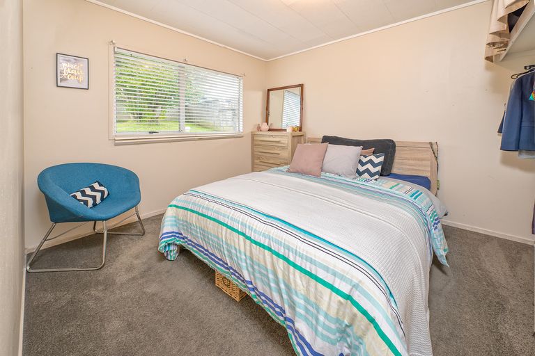 Photo of property in 52 Peverill Crescent, Papatoetoe, Auckland, 2025