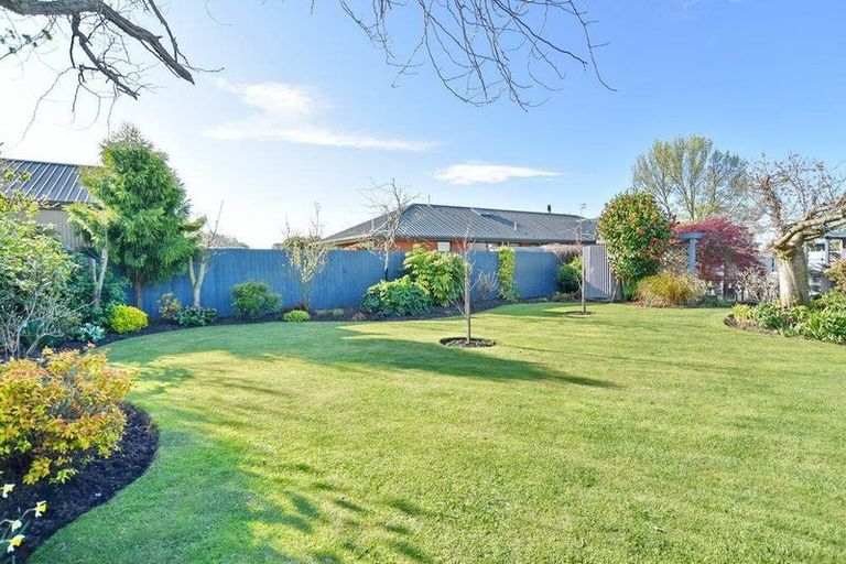 Photo of property in 2 Melford Close, Rangiora, 7400