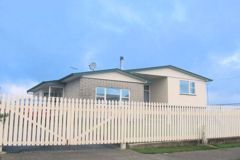 Photo of property in 2 Churcher Street, Feilding, 4702