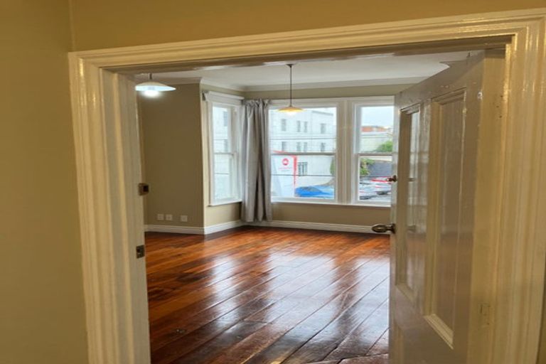 Photo of property in 19 Elizabeth Street, Mount Victoria, Wellington, 6011