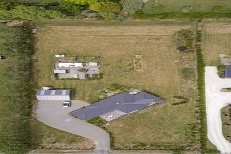 Photo of property in 17 Landsborough Drive, Darfield, 7571