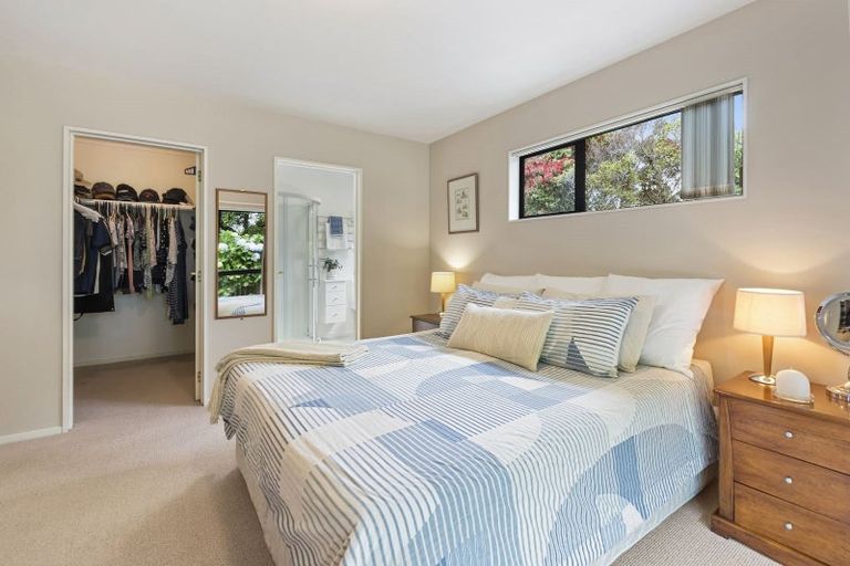 Photo of property in 7-9 Shotover Grove, Waikanae, 5036