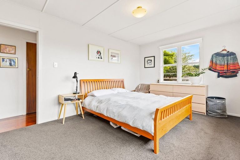 Photo of property in 39 Wharf Road, Te Atatu Peninsula, Auckland, 0610