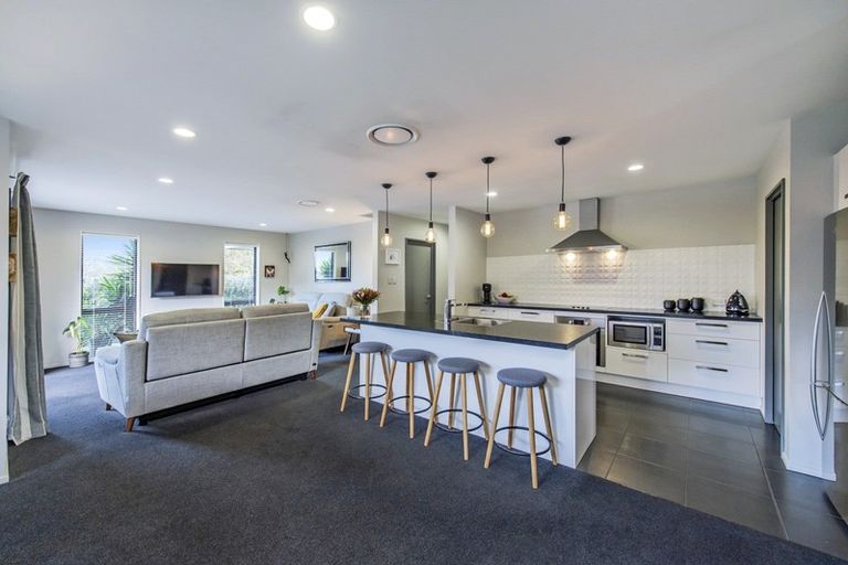 Photo of property in 17 Old Red Barn Road, Halswell, Christchurch, 8025