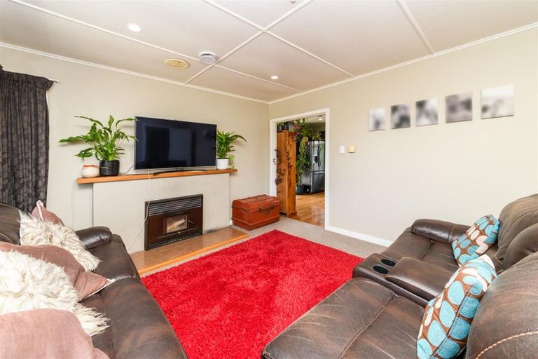 Photo of property in 21 Calico Line, Marton, 4710