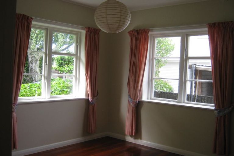 Photo of property in 39 Park Road, West End, Palmerston North, 4412