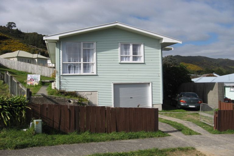 Photo of property in 38 Parenga Street, Wainuiomata, Lower Hutt, 5014
