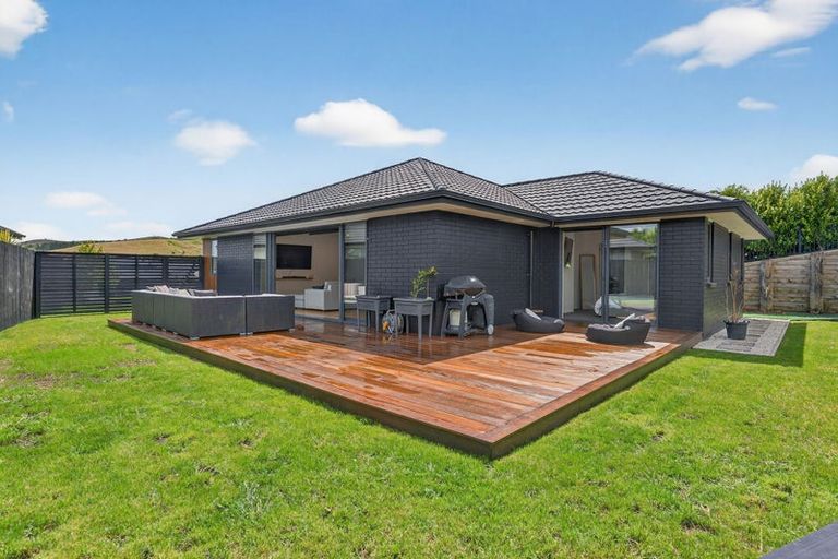 Photo of property in 4 Porokaiwhiri Avenue, Helensville, 0800