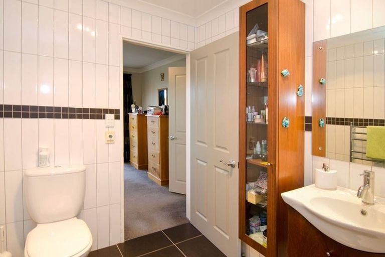 Photo of property in 15 Larch Crescent, Alexandra, 9320