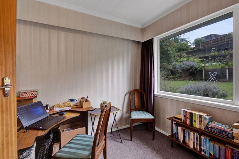 Photo of property in 2a Kendal Place, Merrilands, New Plymouth, 4312