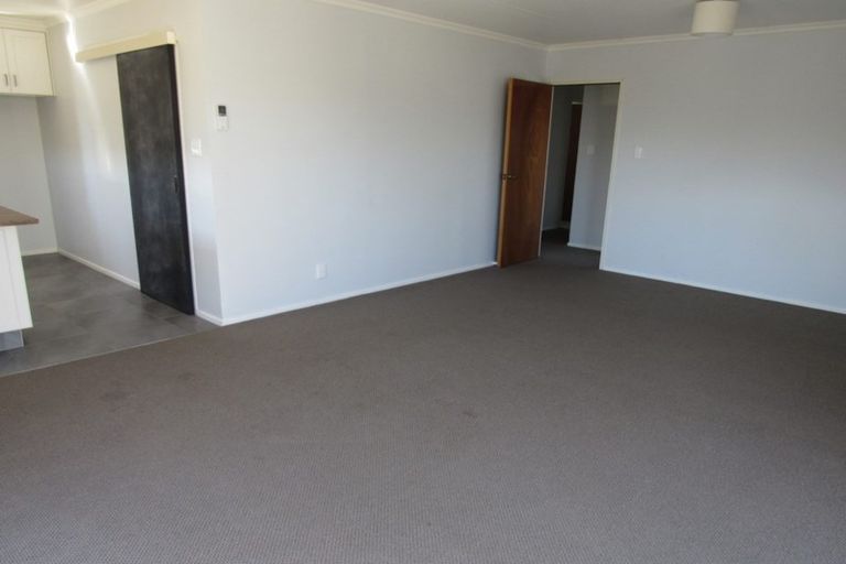 Photo of property in 3/10 Karamu Street, Strandon, New Plymouth, 4312