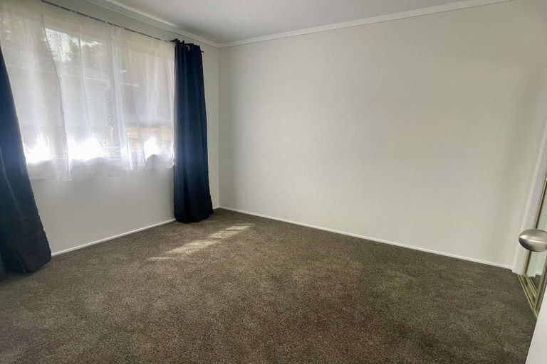 Photo of property in 35 Tabitha Crescent, Henderson, Auckland, 0612