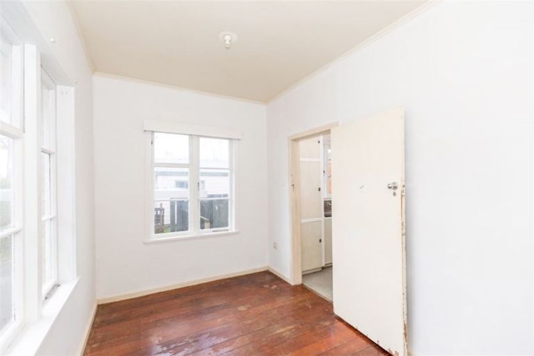 Photo of property in 2 Old Farm Road, Hamilton East, Hamilton, 3216