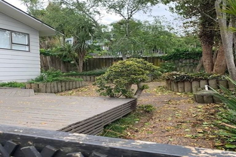 Photo of property in 1/10 Newstead Avenue, Browns Bay, Auckland, 0632