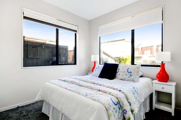 Photo of property in 8 Pakaraka Drive, Papakura, 2110