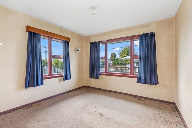 Photo of property in 43 Mackworth Street, Woolston, Christchurch, 8062