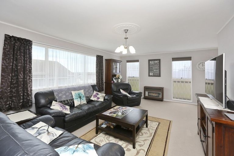 Photo of property in 14 Virginia Place, Whalers Gate, New Plymouth, 4310