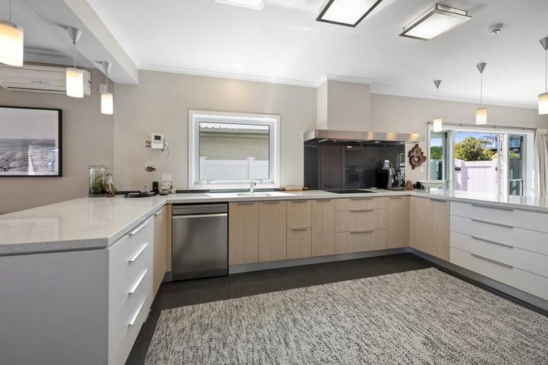 Photo of property in 374 Devon Street West, Lynmouth, New Plymouth, 4310