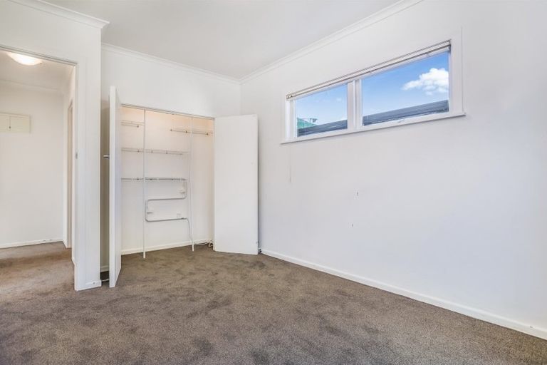 Photo of property in 2/19 Thatcher Street, Mission Bay, Auckland, 1071