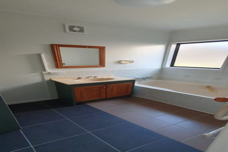 Photo of property in 624 Pakuranga Road, Howick, Auckland, 2010