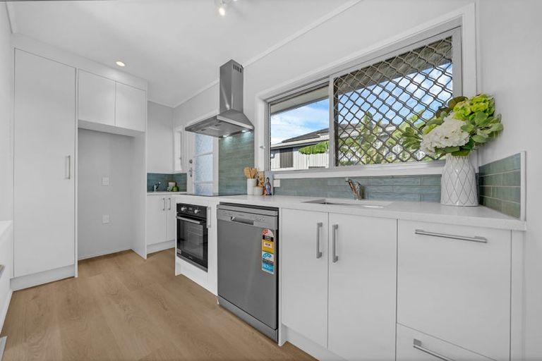 Photo of property in 3/3 Koromiko Street, New Lynn, Auckland, 0600