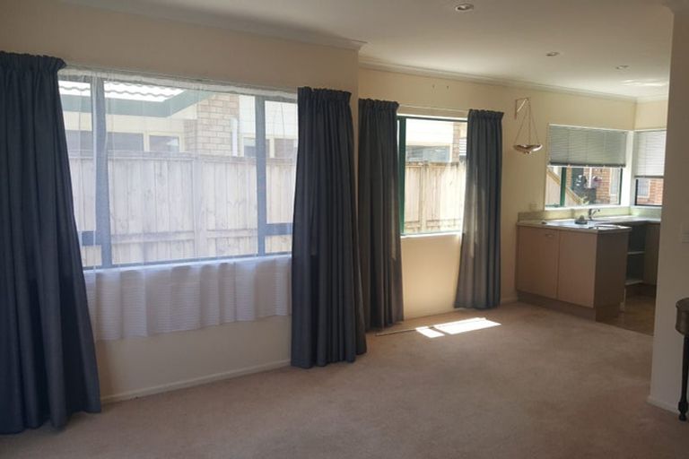Photo of property in Miramar Villas, 13/6 Brussels Street, Miramar, Wellington, 6022