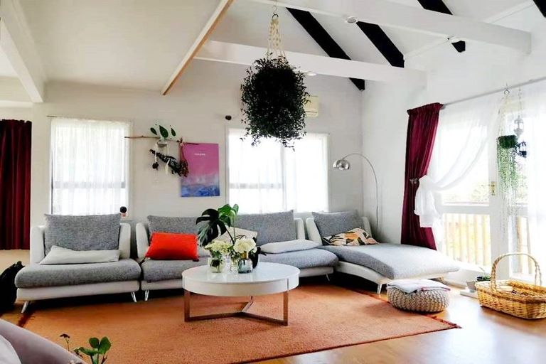 Photo of property in 17 Hurstbourn Priors, Goodwood Heights, Auckland, 2105