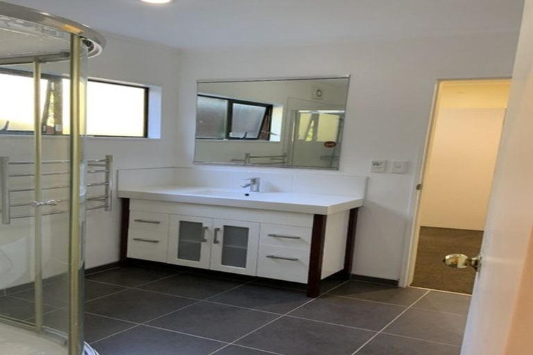 Photo of property in 11 Longview Rise, Massey, Auckland, 0614