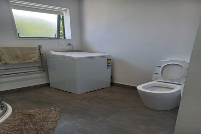 Photo of property in 20 Tamariki Avenue, Kelston, Auckland, 0602