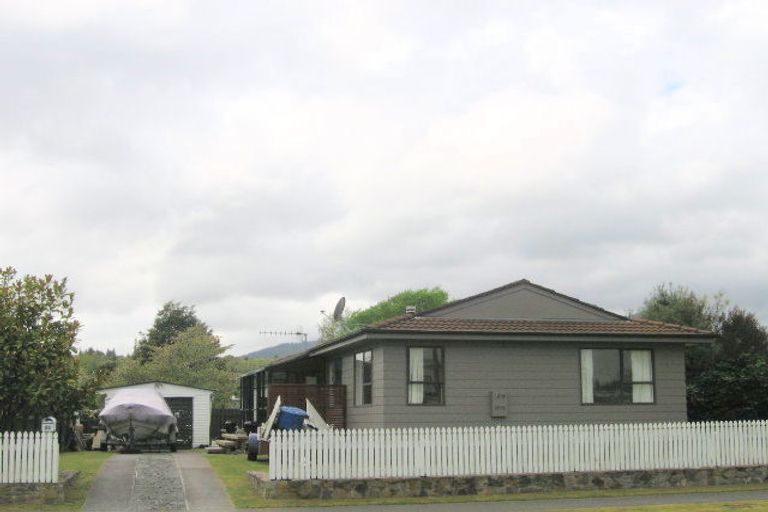 Photo of property in 24 Newberry Place, Richmond Heights, Taupo, 3330