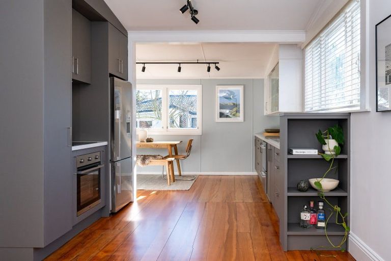 Photo of property in 9 Kinross White Street, Napier South, Napier, 4110