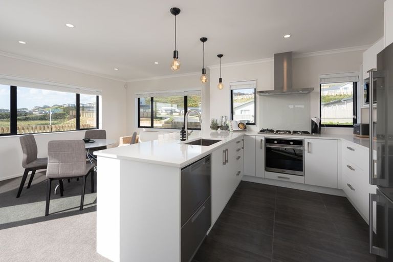 Photo of property in 62 Grenada Drive, Grenada Village, Wellington, 6037