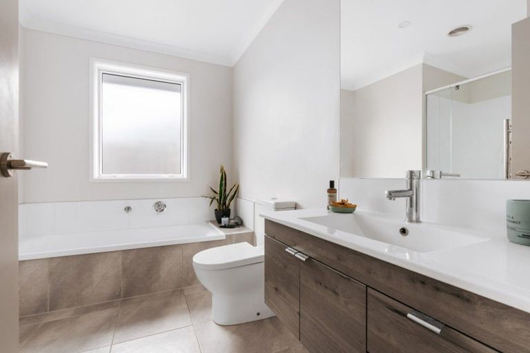 Photo of property in 10 Te Kio Crescent, Papamoa Beach, Papamoa, 3118