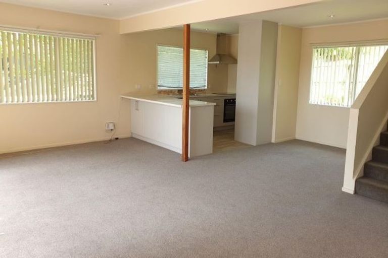 Photo of property in 41 Esther Place, Red Beach, 0932