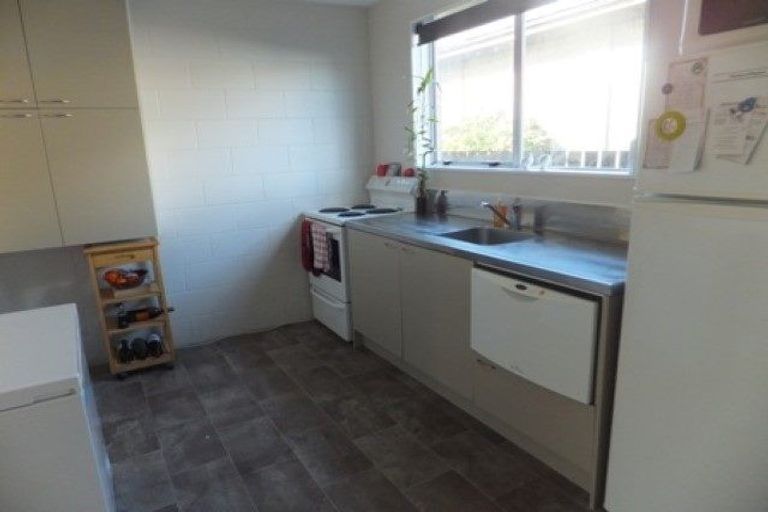 Photo of property in 2/19 Hargest Crescent, Sydenham, Christchurch, 8023