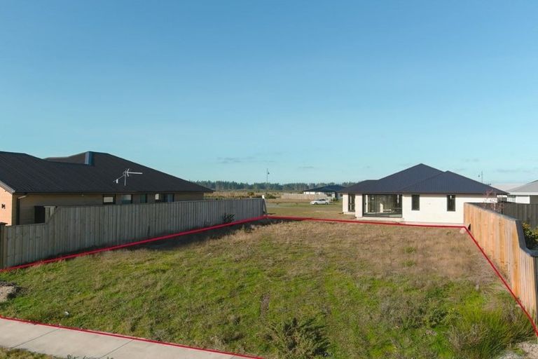 Photo of property in 26 Awatere Street, Pegasus, 7612