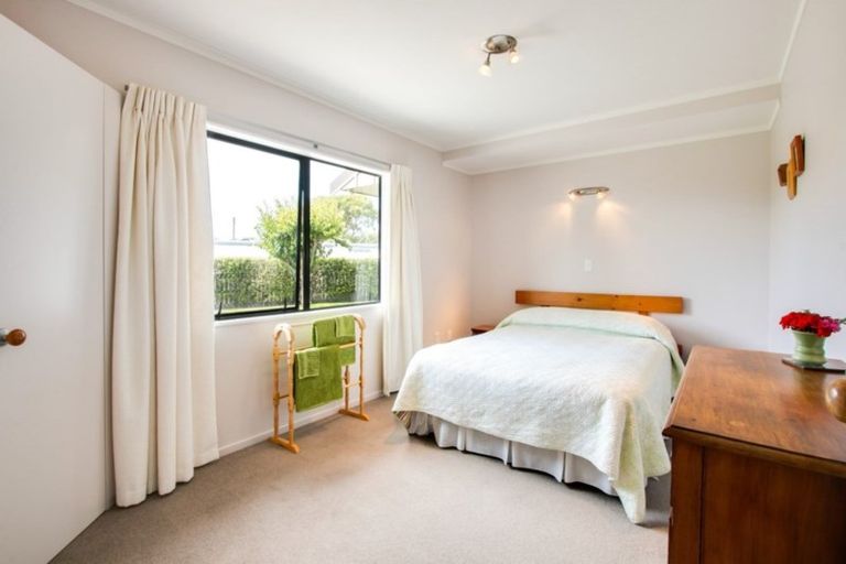 Photo of property in 18 Airini Road, Waimarama, Havelock North, 4294