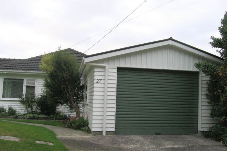 Photo of property in 27 Chester Road, Tawa, Wellington, 5028