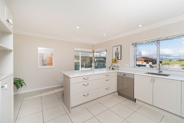 Photo of property in 126 John F Kennedy Drive, Milson, Palmerston North, 4414