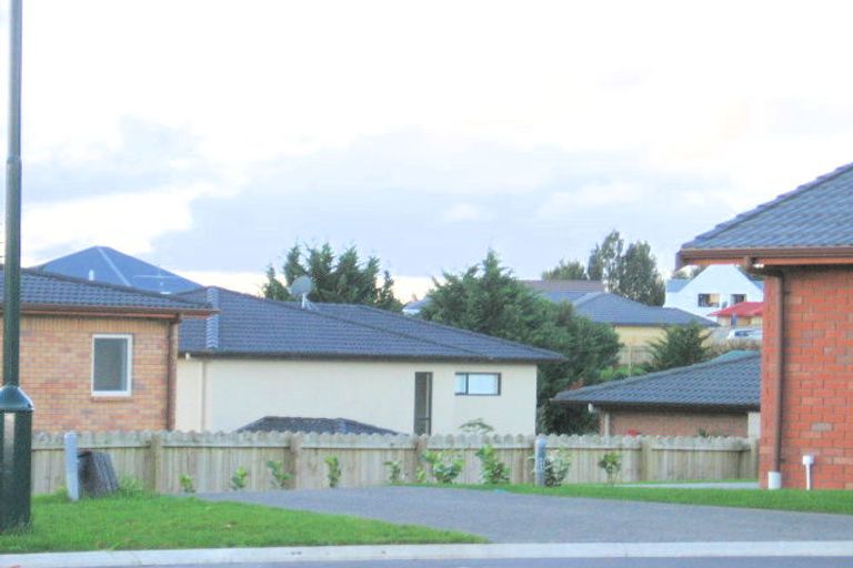 Photo of property in 9 Neaptide Close, Red Beach, 0932