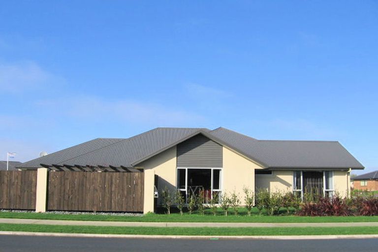 Photo of property in 12 Coleraine Drive, Rototuna, Hamilton, 3210