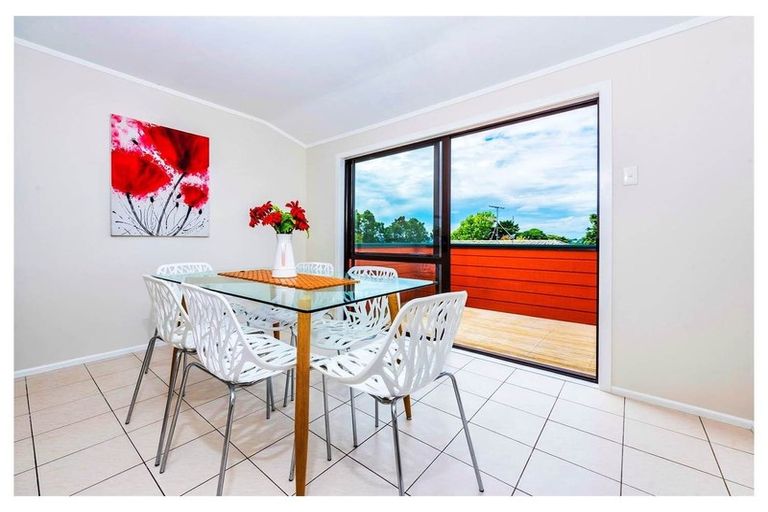 Photo of property in 15 Clearview Heights, Ranui, Auckland, 0612