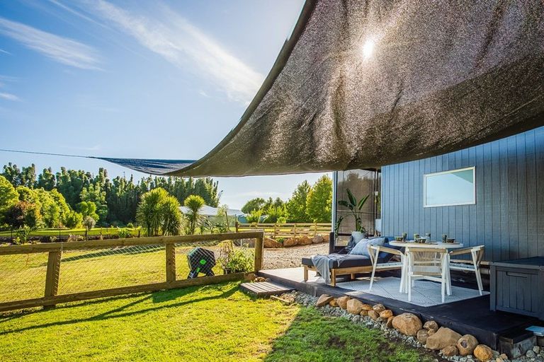 Photo of property in 76 Riddell Road, Kerikeri, 0230