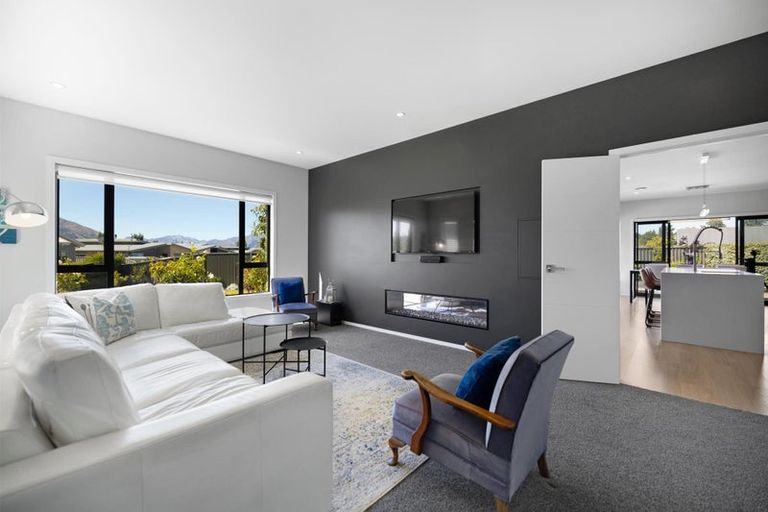 Photo of property in 11 Marbleleaf Lane, Albert Town, Wanaka, 9305